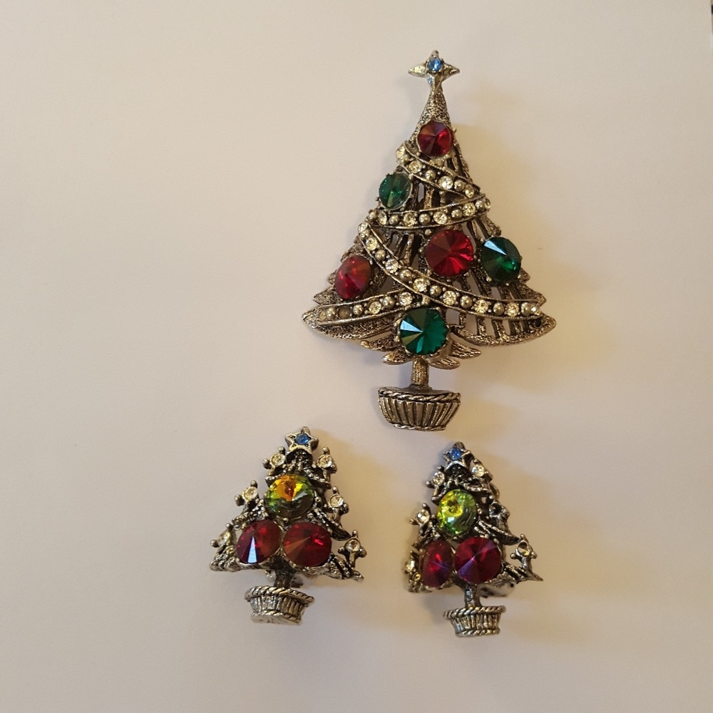 🚨SALE Vintage Holiday Brooch & Earrings Set